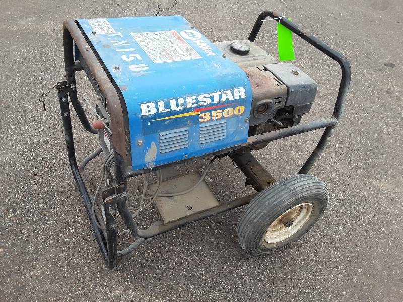 lot 283 image: Bluestar 3500 Gas Powered Generator
