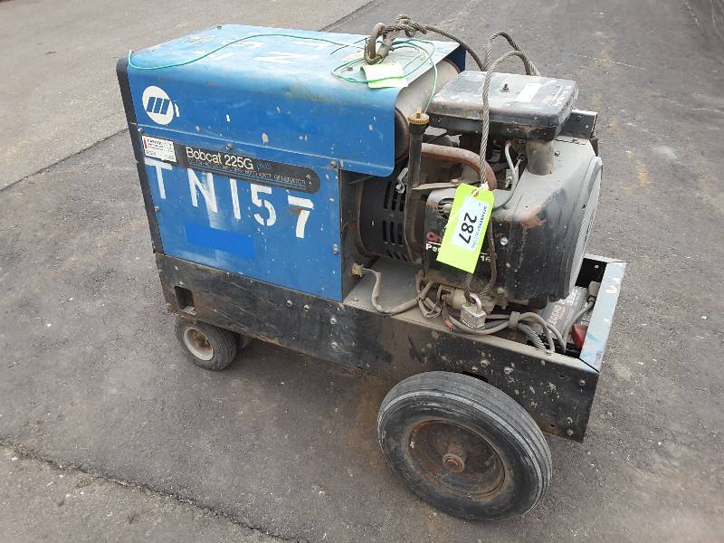 lot 287 image: Bobcat 225G Plus Welder8000 Watt Generator