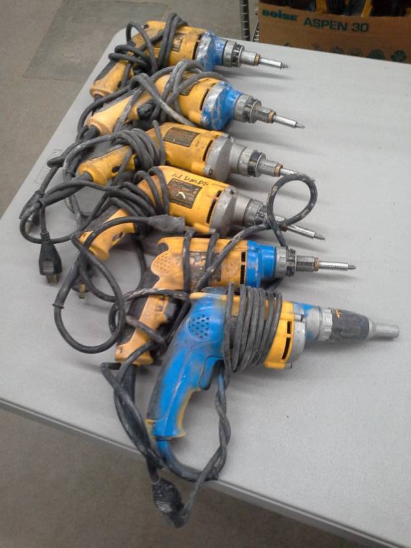 lot 303 image: (6) DeWalt DW272 VSR Drywall Screwdriver