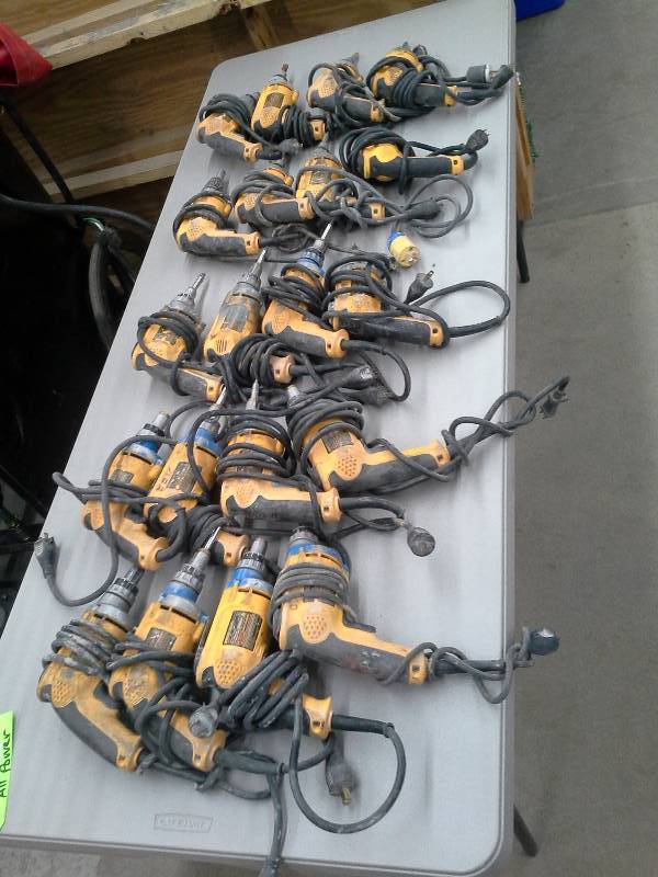 lot 306 image: (20) DeWalt DW272 VSR Drywall Screwdriver