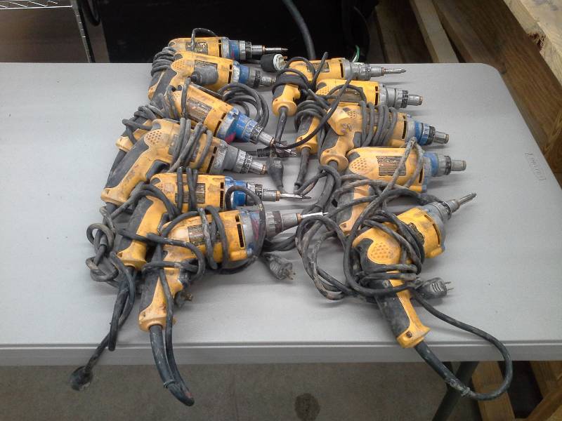 lot 322 image: (10) DeWalt DW272 VSR Drywall Screwdriver