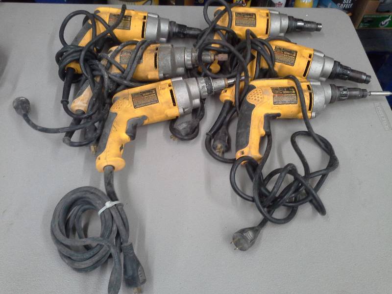 lot 323 image: (6) DeWalt DW268 VSR Versa-Clutch Screwdriver