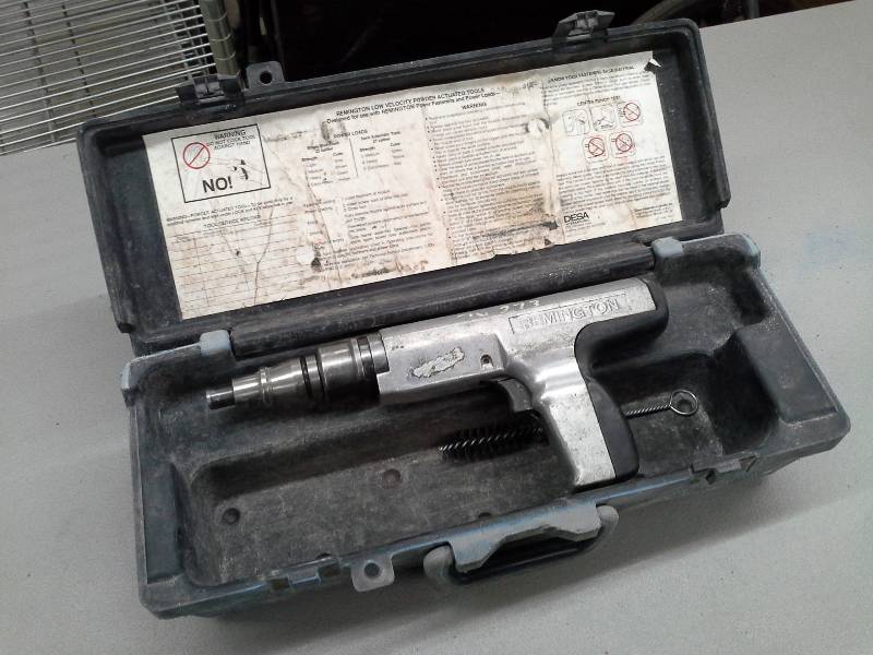 lot 351 image: Remington Powder Actuated Tool
