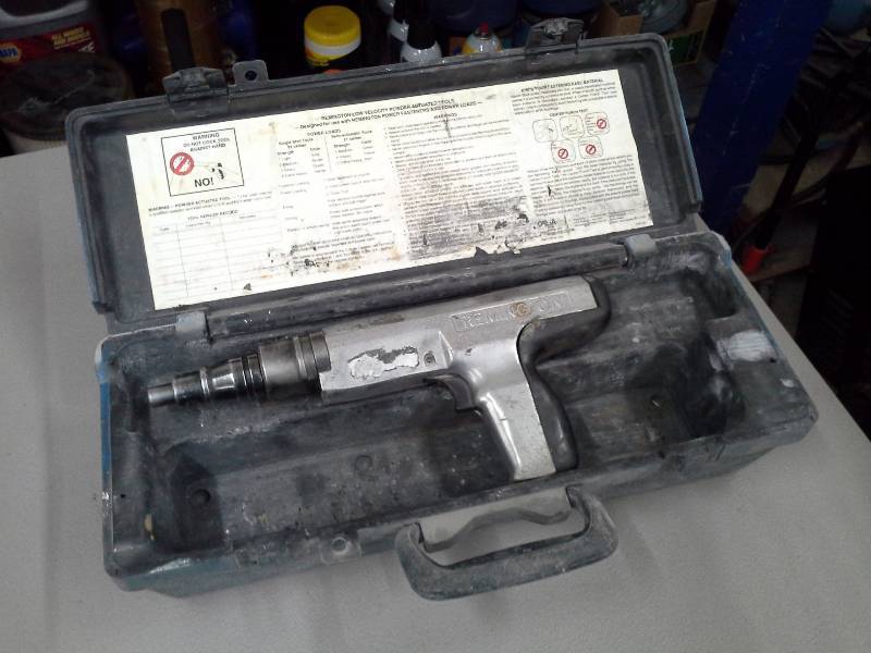 lot 352 image: Remington Powder Actuated Tool