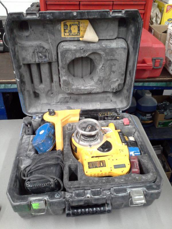 lot 369 image: DeWalt DW077 Rotary Laser with Case and Accessories