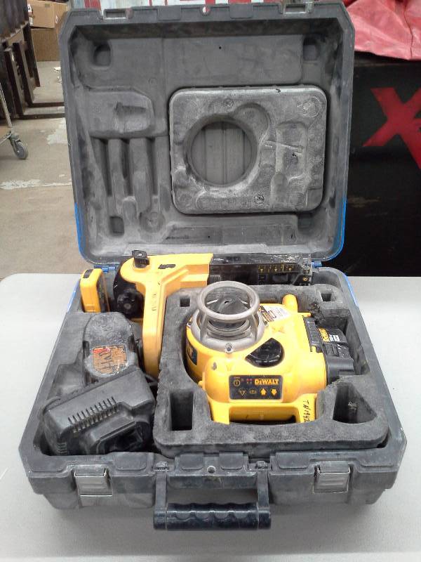 lot 371 image: DeWalt DW077 Rotary Laser with Case and Accessories