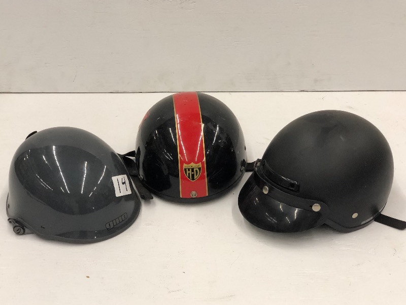 lot 14 image: Lot Of Giro Size Medium BMX Helmet...