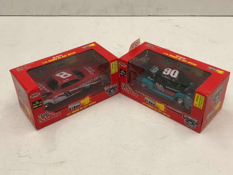 lot 33 image: (2) 124-Scale Stock Rods Die-Cast ...