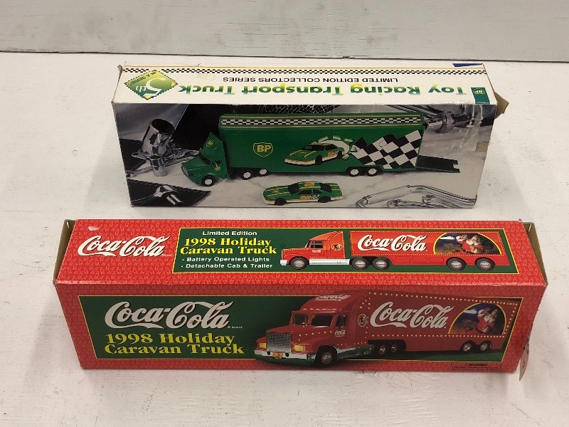 lot 36 image: (1) Coca-Cola Collectible Semi Truc...