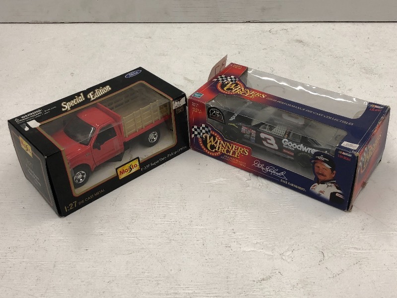 lot 37 image: (2) 124-Scale Die-Cast Collectbile...