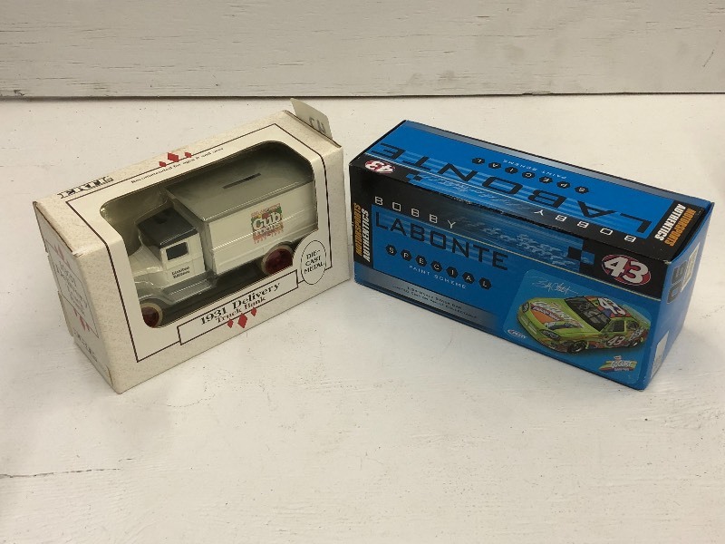 lot 42 image: (1) 124-Scale Die-Cast Collectible...