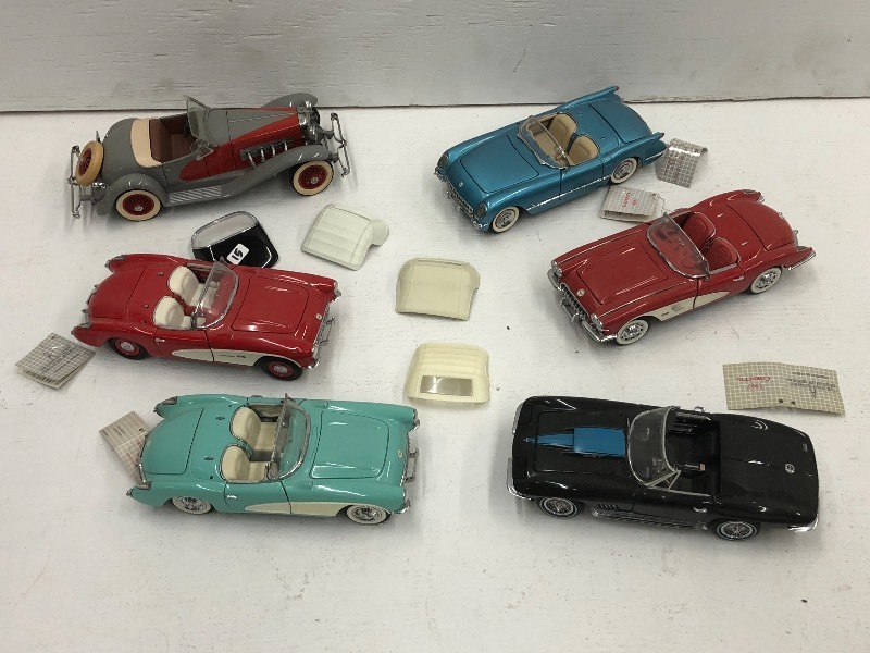 lot 64 image: Flat Of Assorted Die-Cast Collectib...