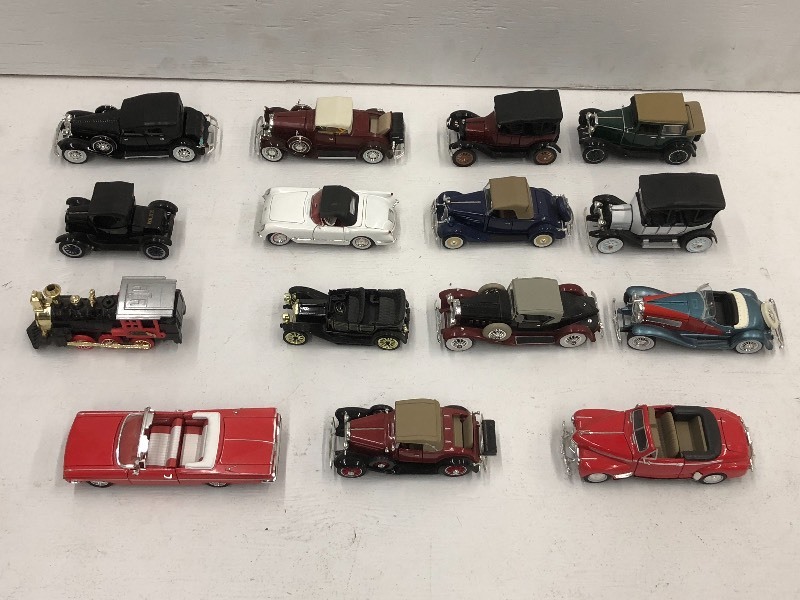lot 65 image: Flat Of Assorted Die-Cast Collectib...