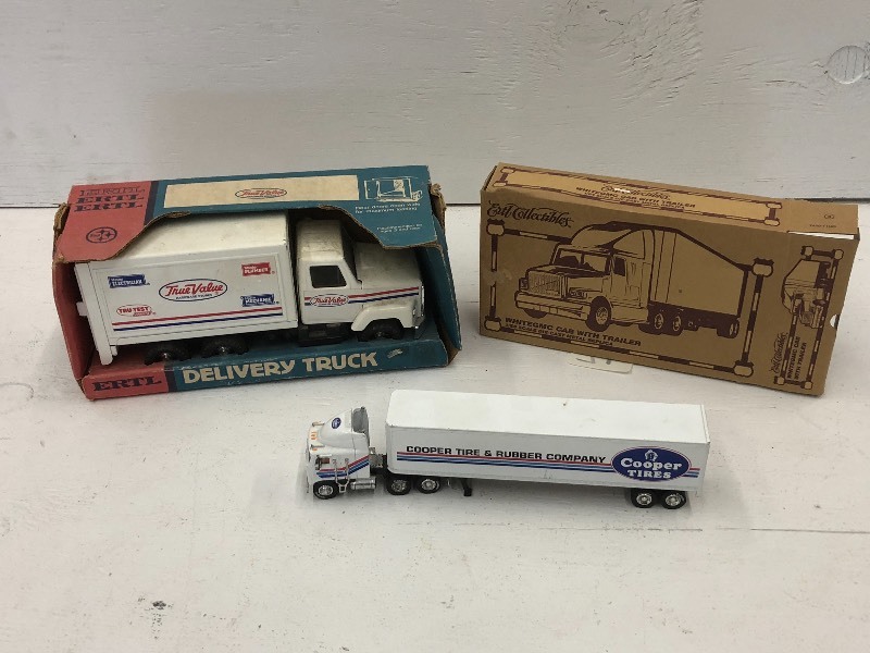 lot 71 image: (2) Ertl Die-Cast Collectibles ...