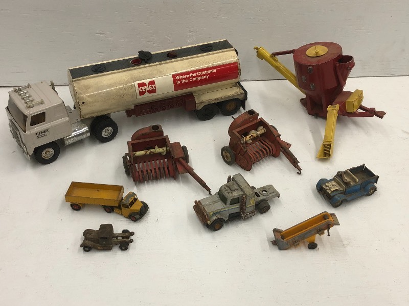 lot 74 image: Tote Of Assorted Vintage Toys ...