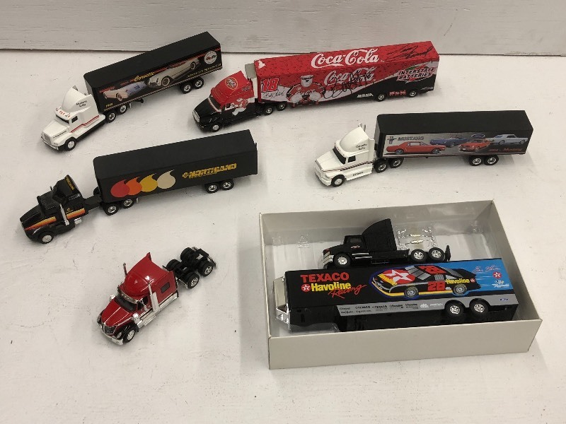 lot 76 image: Flat Of Assorted Die-Cast Collectib...