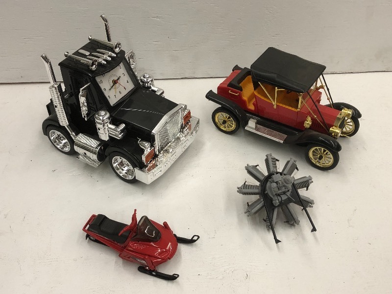 lot 78 image: Flat Of Assorted Die-Cast Collectib...