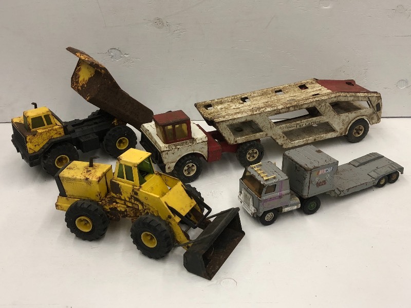 lot 81 image: Tote Of Assorted Vintage Steel Toys...