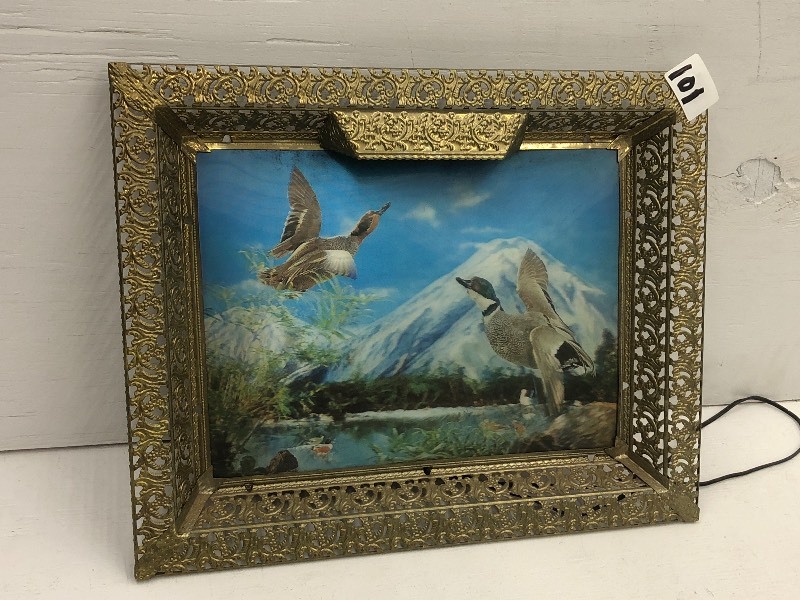 lot 101 image: Vintage Framed Lighted 3D Duck Pict...