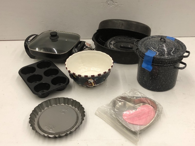 lot 118 image: (2) Boxes Of Assorted Cookware, Kit...