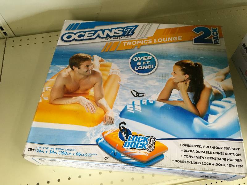 OCEANS 7 TWO PACK OF TROPICAL LOUNGERS