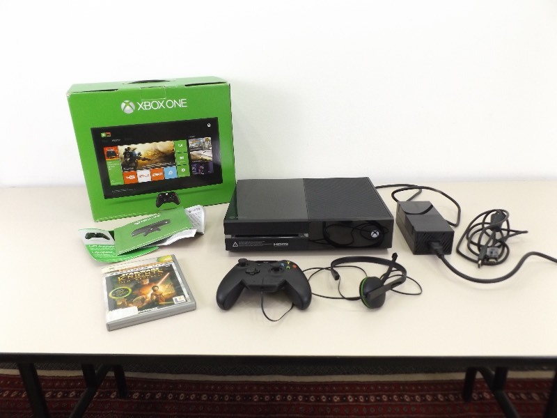 Like NEW XBox One with Game and Accessories&nbsp