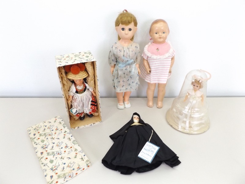 5 Vintage Collectible Dolls