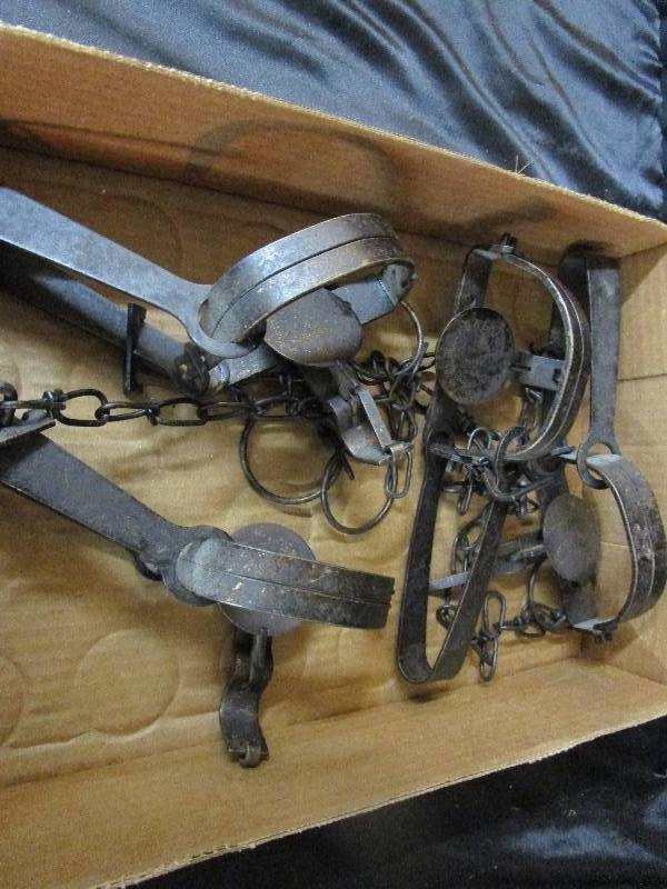 4-Black and Lamb 1 12  Traps Made in the USA