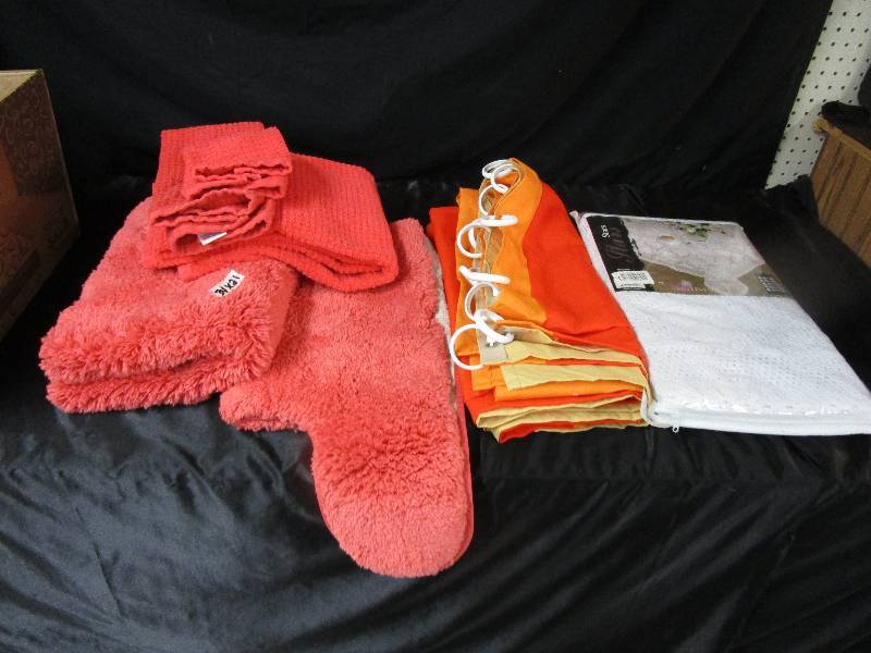 Bathroom Set with Shower Curtain and Rugs