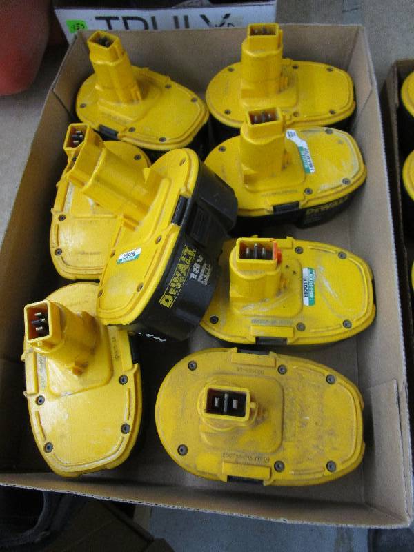 DeWalt 18v Used Batteries - 8 Batteries