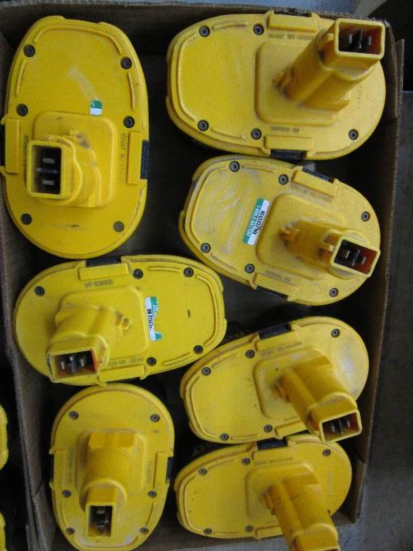 DeWalt 18v Used Batteries - 7 Batteries