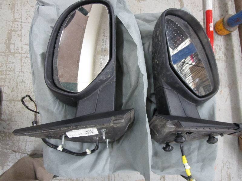Pair of 2007-2010 Silverado Towing Mirrors