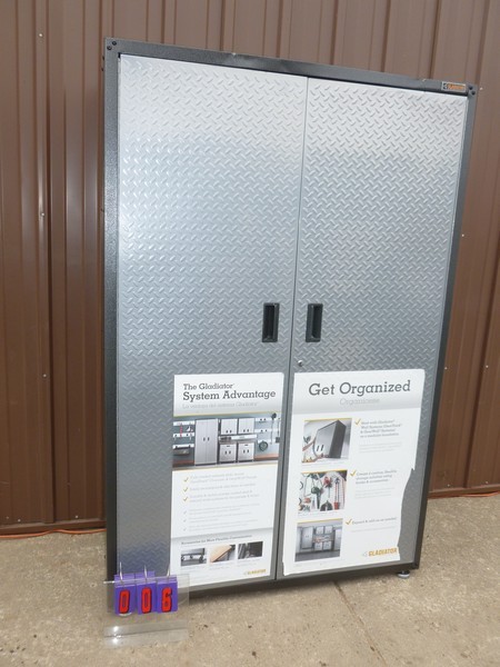 SnS auctions # 316 Garage cabinets & garage items.