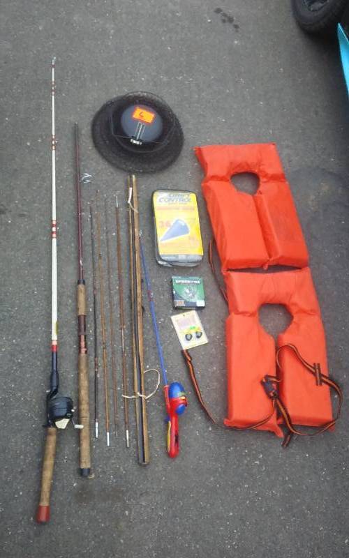 lot 6 image: Lot Of Fishing Related