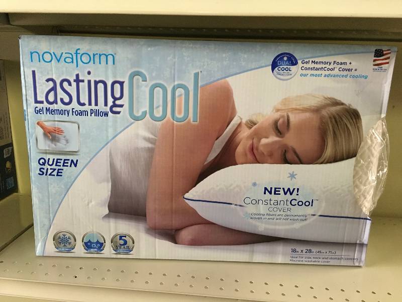 NOVAFORM MEMORY FOAM PILLOW, RETAIL $29.99