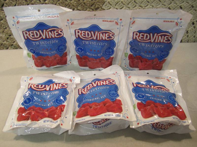 Lot of 6 Red Vines Twistettes Origi...