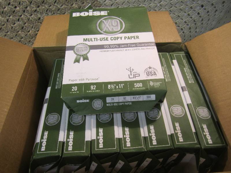 Lot of 8 Reams 8.5 x 11  Multi-Us...