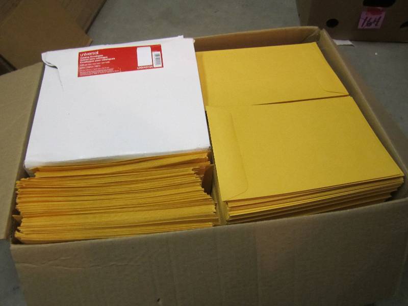 Large Mixed Lot of Mailing Envelope...