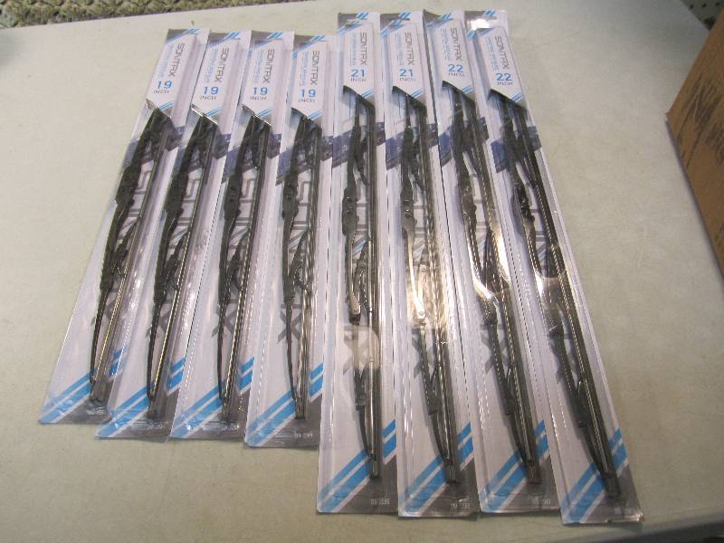 Lot of 8 Misc Size Windshield Wiper...