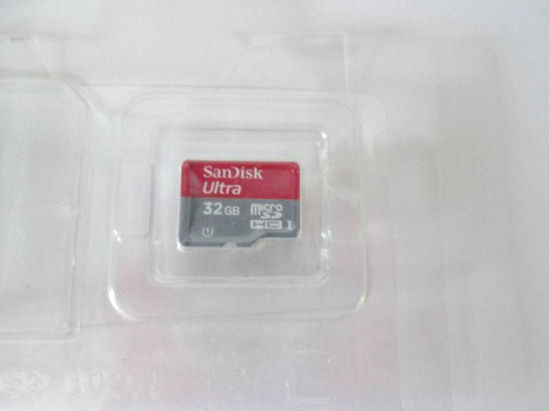 lot 8 image: scandisk micro sd card 32gb...