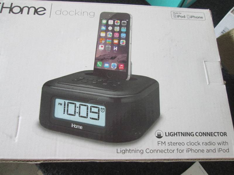 lot 9 image: Ihome docking station with lighteni...