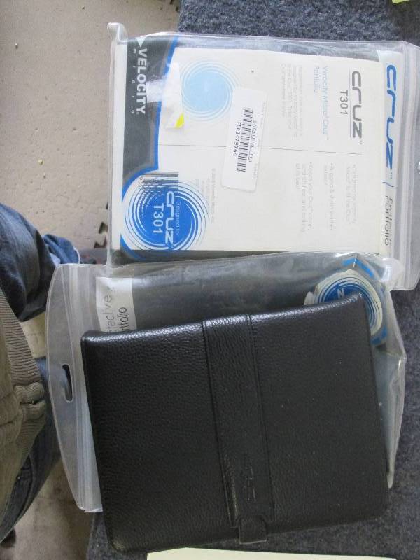 lot 17 image: lot of 2 leather case for tablets...