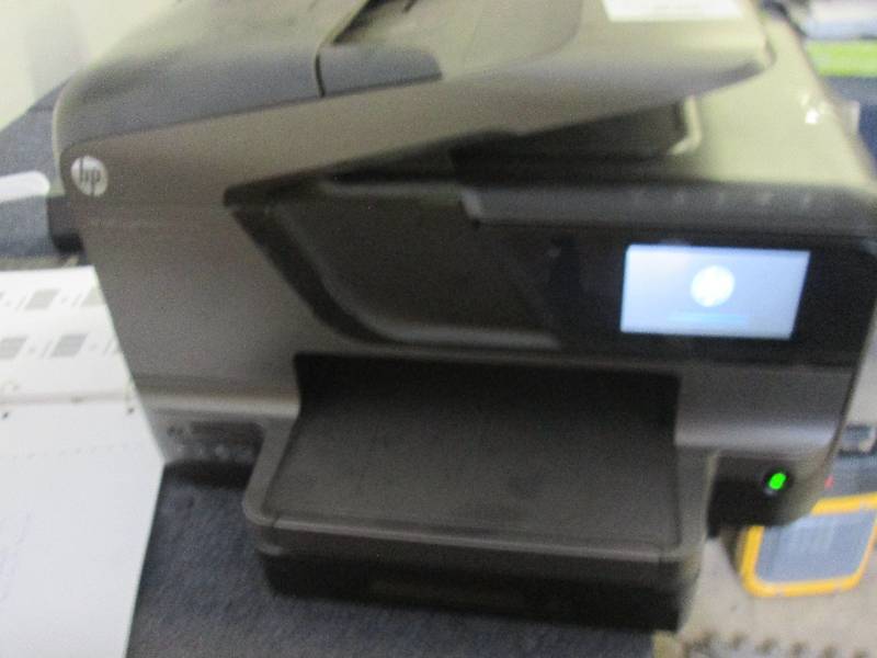 lot 18 image: HP officejet pro 8600 powers on...
