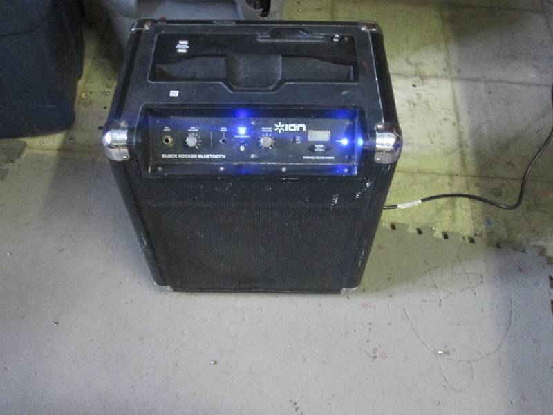 lot 19 image: Ion portable sound system not holdi...