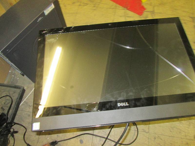 lot 30 image: dell optiplex I5 broken screeen pow...