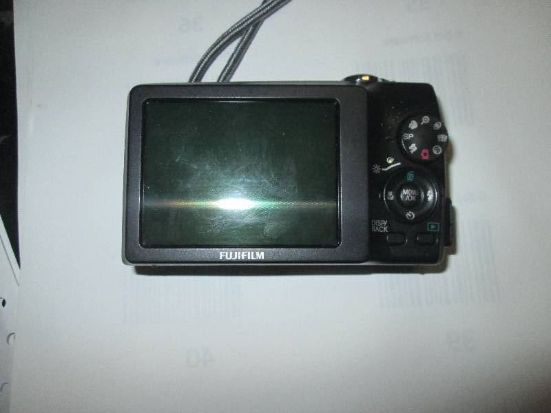lot 47 image: fujifilm firepix f480 camera...