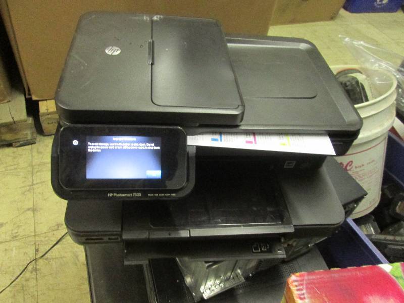 lot 65 image: HP photosmart 7525 powers on...