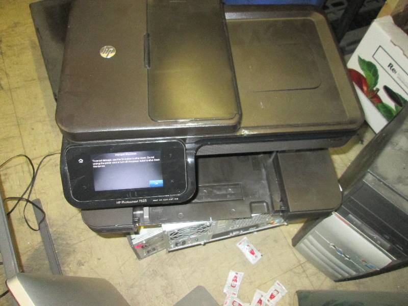 lot 66 image: HP photosmart 7525 powers on...