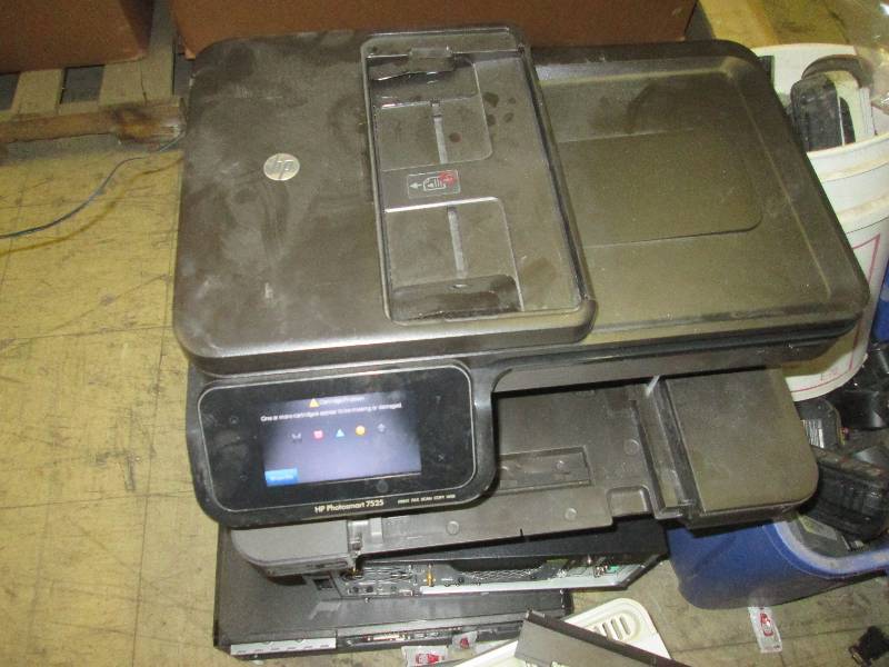 lot 71 image: hp photosmart officejet 7525 powers...