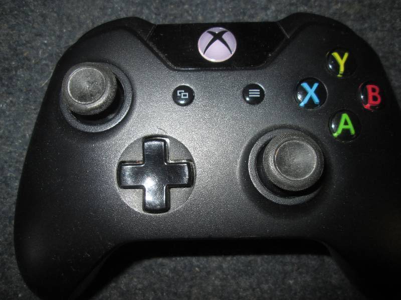 lot 125 image: xbox one controller powers on...
